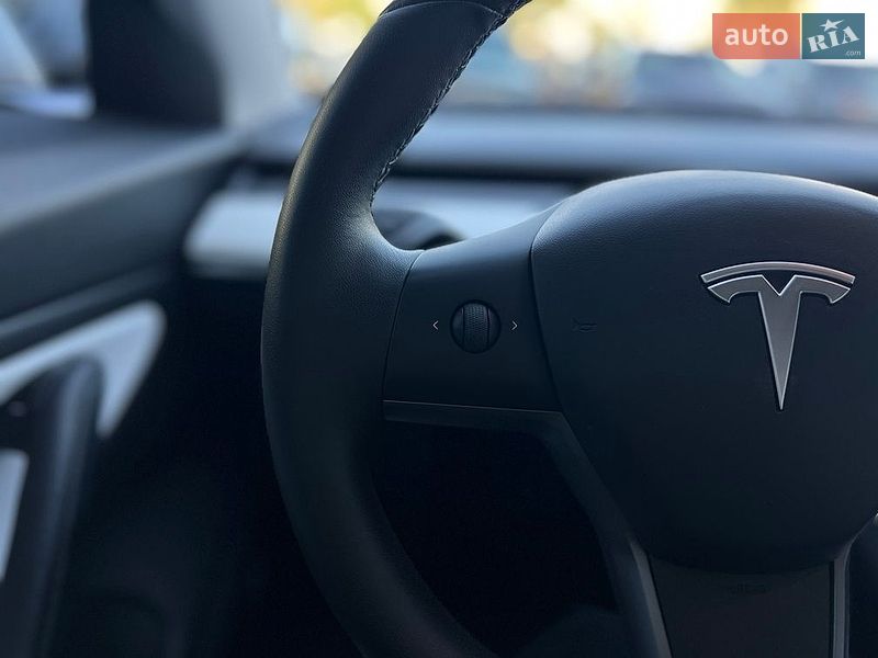Седан Tesla Model 3 2019 в Ивано-Франковске