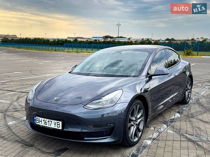 Седан Tesla Model 3 2021 в Одесі