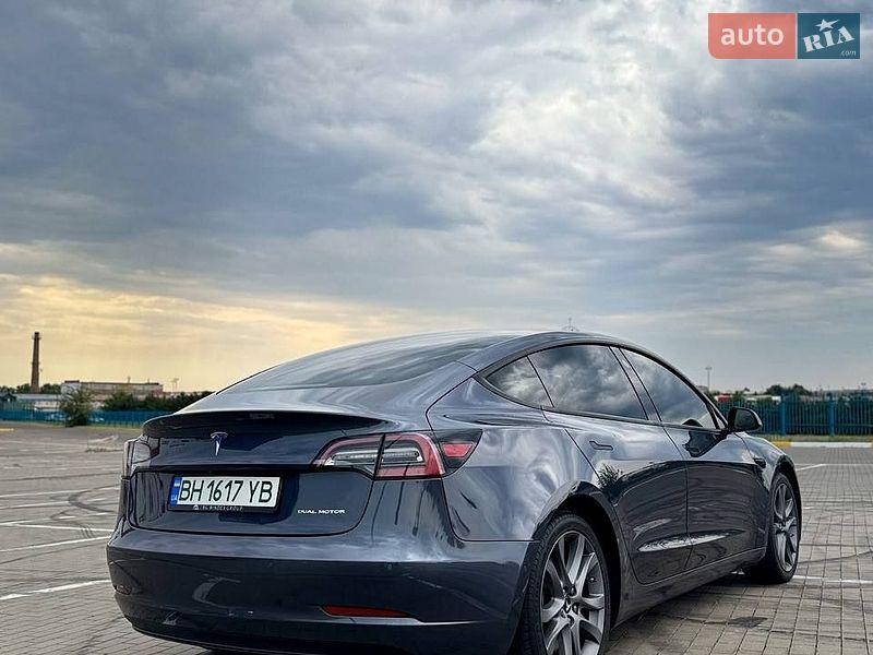 Седан Tesla Model 3 2021 в Одесі