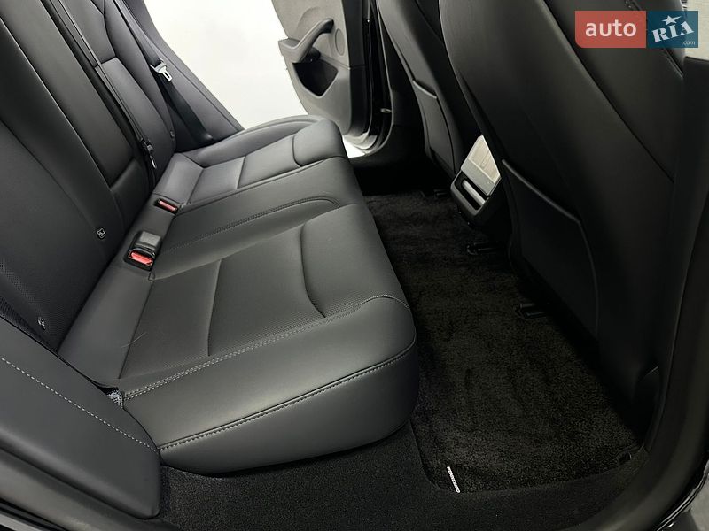Седан Tesla Model 3 2024 в Одессе