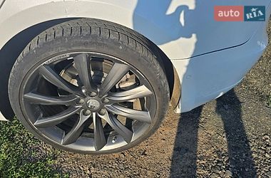 Седан Tesla Model 3 2020 в Луцьку