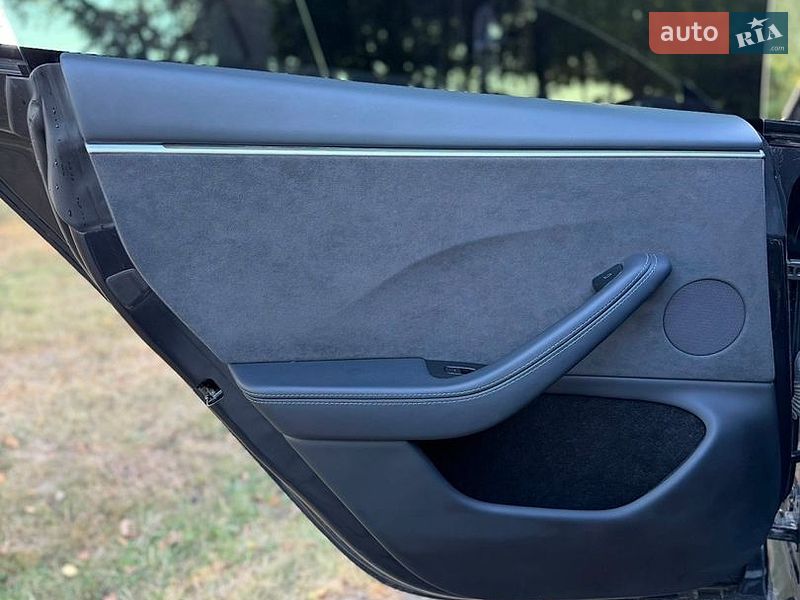 Седан Tesla Model 3 2024 в Черновцах фото 2 Седан Tesla Model 3 2024 в Черновцах