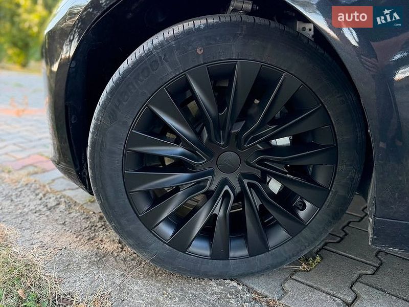 Седан Tesla Model 3 2024 в Черновцах фото 4 Седан Tesla Model 3 2024 в Черновцах