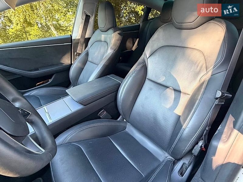 Седан Tesla Model 3 2024 в Черновцах фото 6 Седан Tesla Model 3 2024 в Черновцах