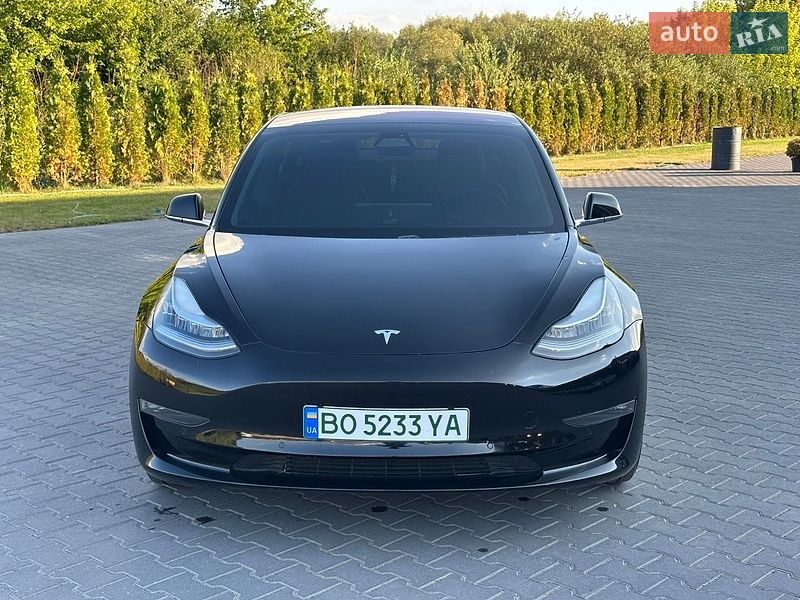 Седан Tesla Model 3 2019 в Тернополе