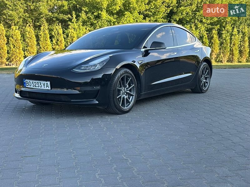 Седан Tesla Model 3 2019 в Тернополе