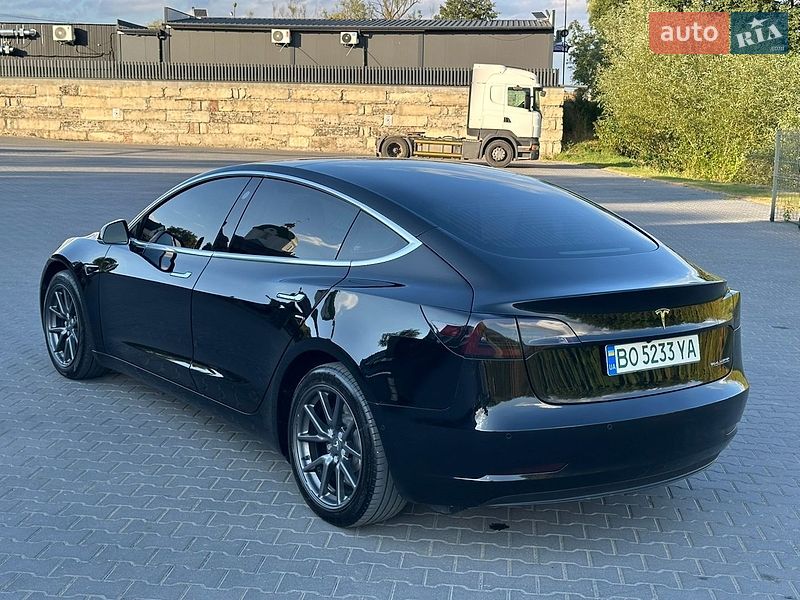 Седан Tesla Model 3 2019 в Тернополе
