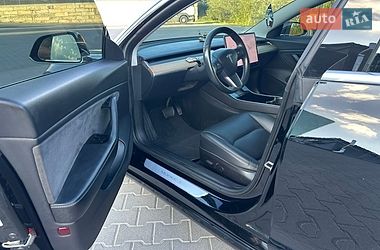 Седан Tesla Model 3 2019 в Тернополе