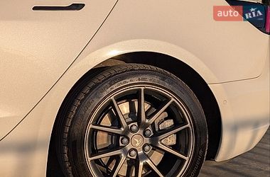 Седан Tesla Model 3 2022 в Киеве