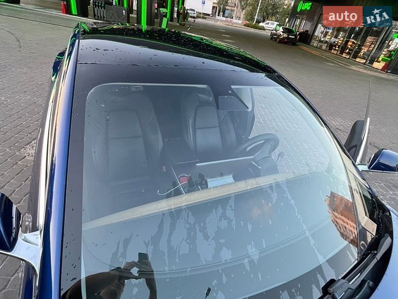 Седан Tesla Model 3 2020 в Києві