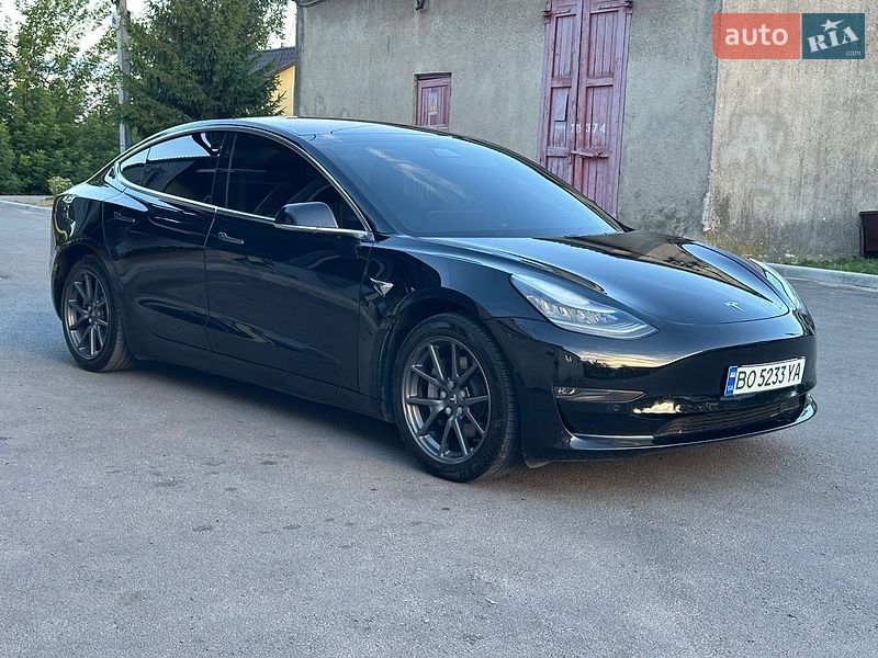 Седан Tesla Model 3 2019 в Тернополе
