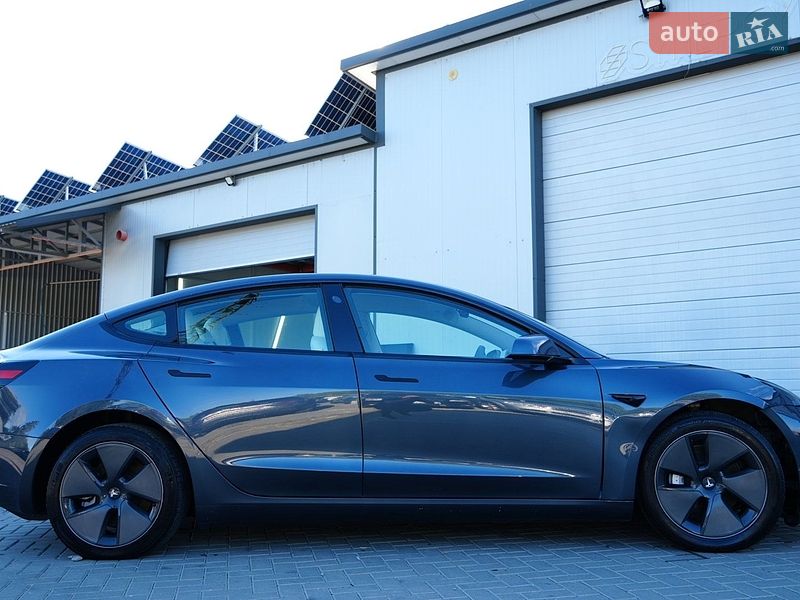 Седан Tesla Model 3 2024 в Дрогобичі