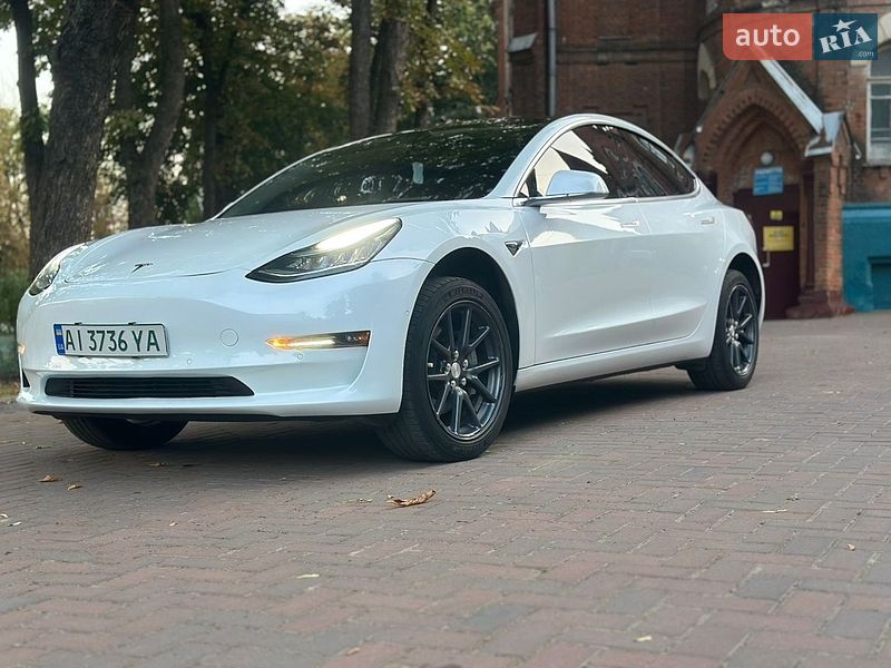 Седан Tesla Model 3 2019 в Сумах