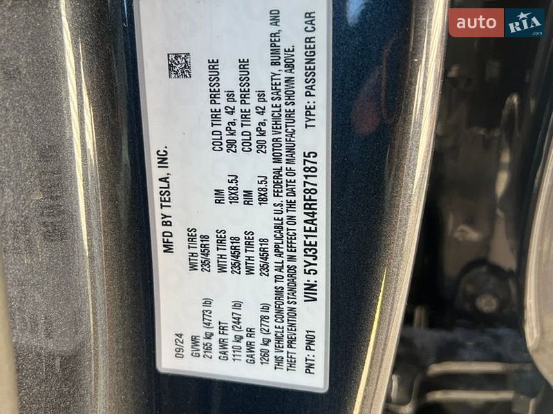 Седан Tesla Model 3 2024 в Ровно