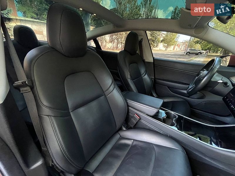 Седан Tesla Model 3 2018 в Миколаєві