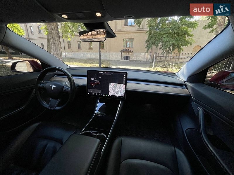 Седан Tesla Model 3 2018 в Миколаєві