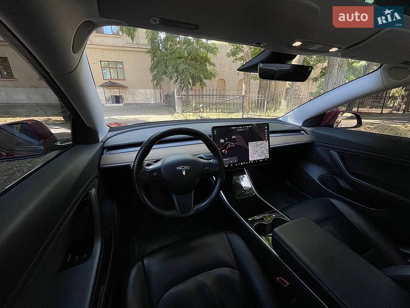 Седан Tesla Model 3 2018 в Миколаєві