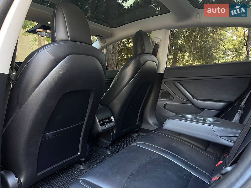 Седан Tesla Model 3 2018 в Николаеве