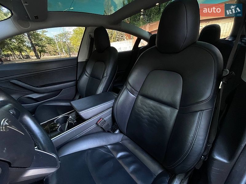 Седан Tesla Model 3 2018 в Миколаєві