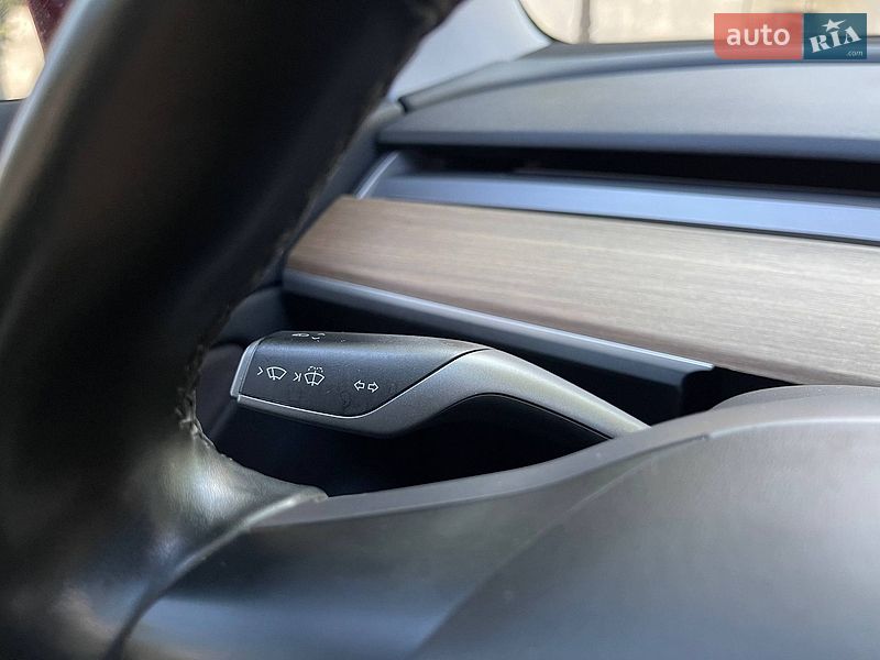 Седан Tesla Model 3 2018 в Миколаєві