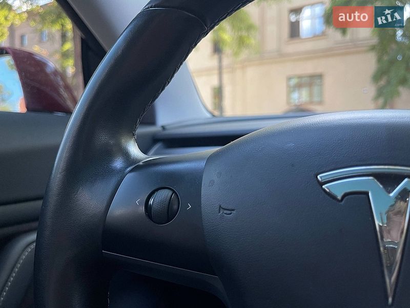 Седан Tesla Model 3 2018 в Миколаєві