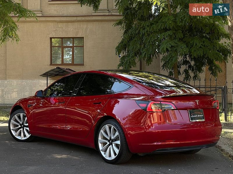 Седан Tesla Model 3 2018 в Миколаєві