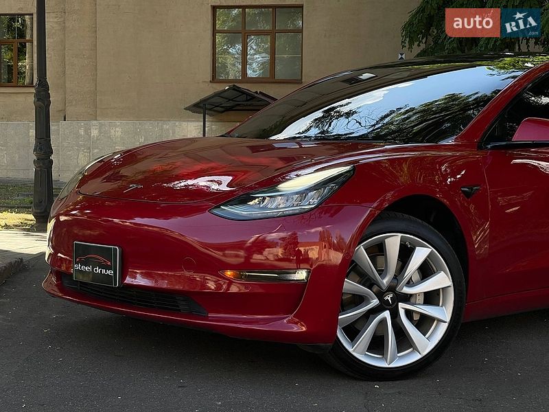 Седан Tesla Model 3 2018 в Миколаєві