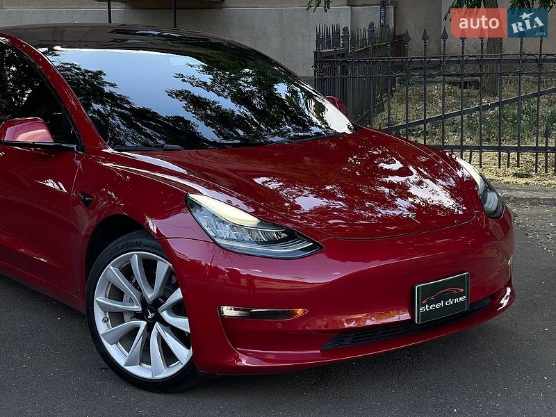 Седан Tesla Model 3 2018 в Миколаєві