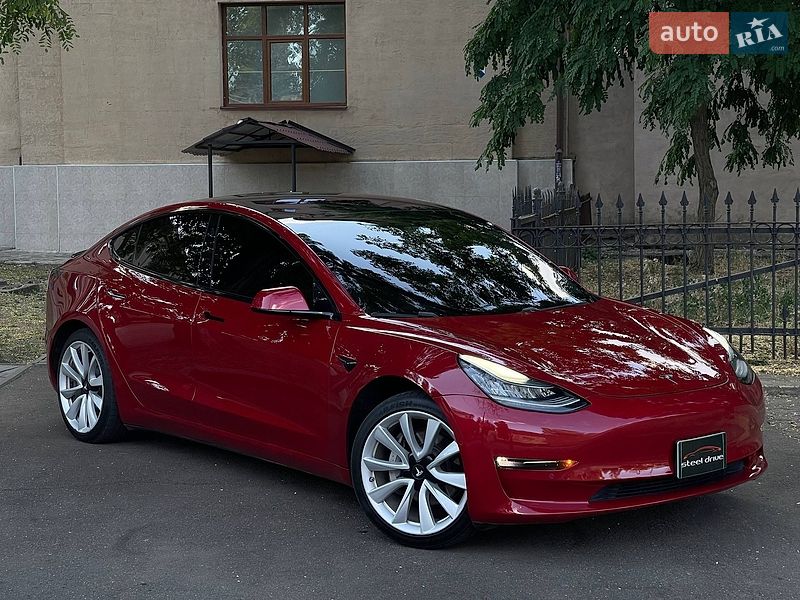 Седан Tesla Model 3 2018 в Миколаєві