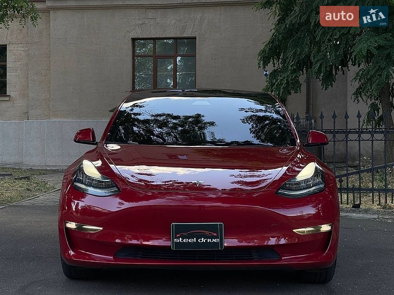 Седан Tesla Model 3 2018 в Миколаєві