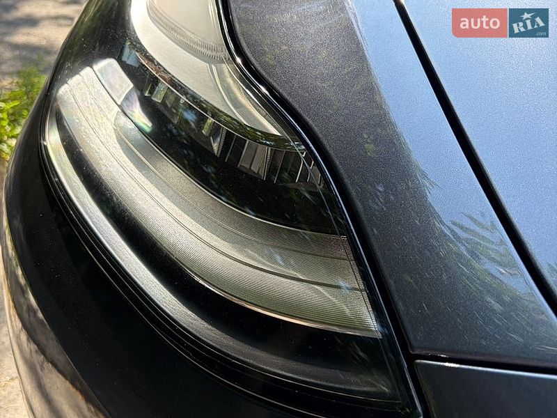 Седан Tesla Model 3 2020 в Виннице