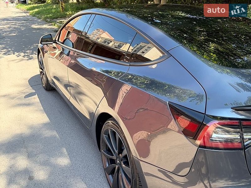 Седан Tesla Model 3 2020 в Виннице