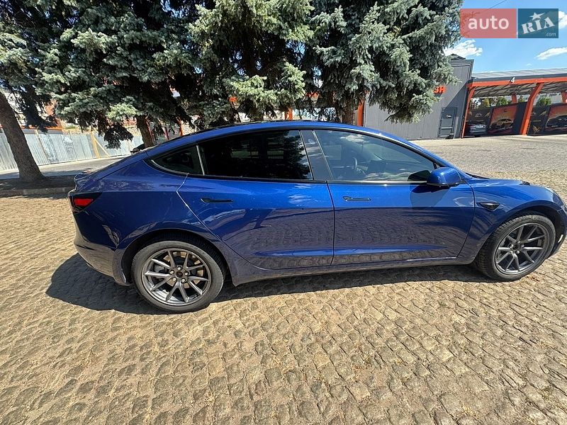 Седан Tesla Model 3 2021 в Кропивницькому