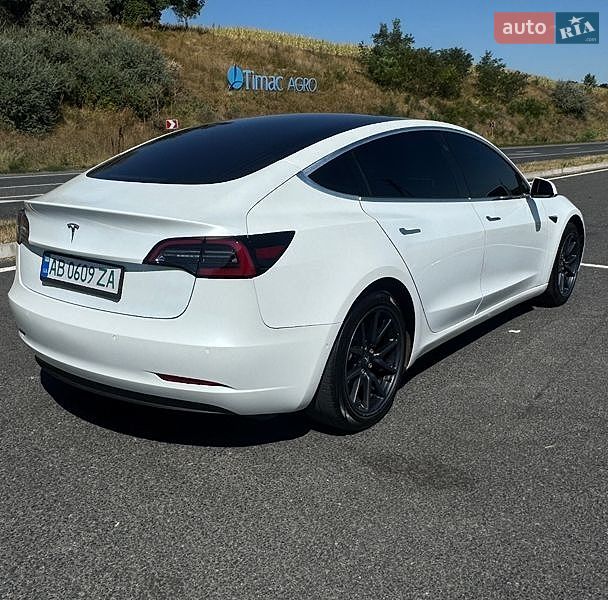 Седан Tesla Model 3 2019 в Тальном фото 5 Седан Tesla Model 3 2019 в Тальном