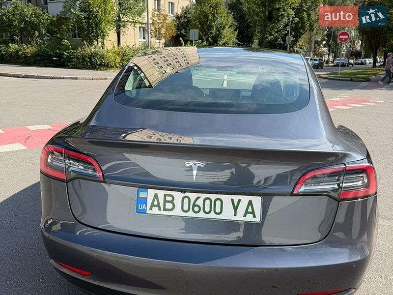 Седан Tesla Model 3 2020 в Виннице