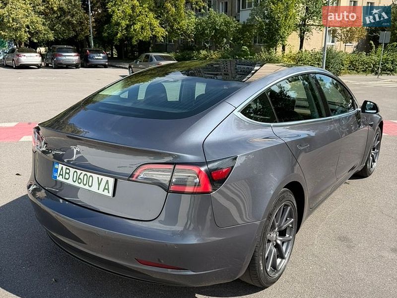 Седан Tesla Model 3 2020 в Виннице