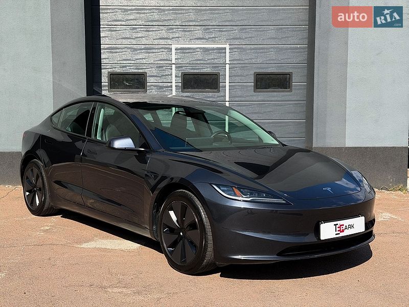Седан Tesla Model 3 2024 в Києві