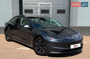 Седан Tesla Model 3 2024 в Киеве