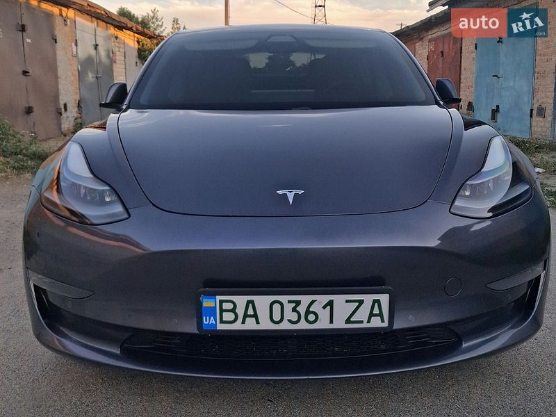Седан Tesla Model 3 2021 в Кропивницькому