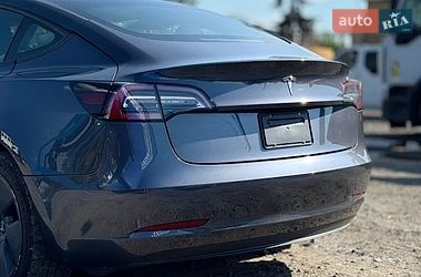 Седан Tesla Model 3 2022 в Бурштыне
