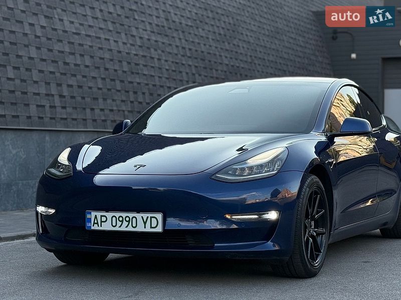 Седан Tesla Model 3 2019 в Запоріжжі