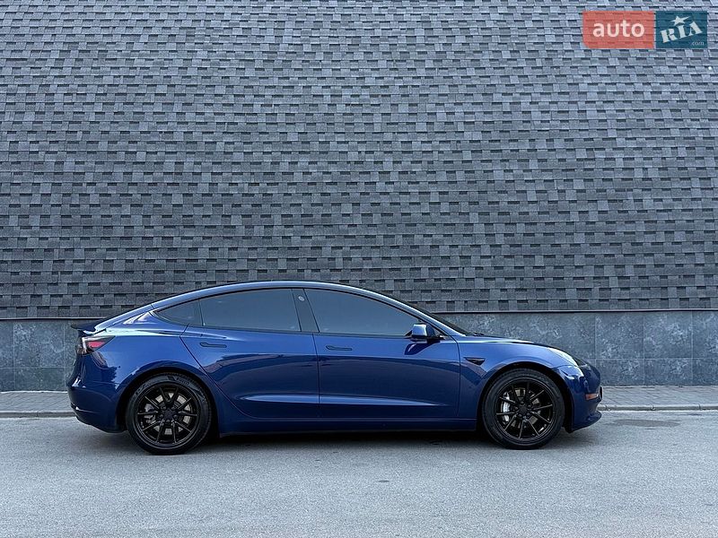 Седан Tesla Model 3 2019 в Запоріжжі