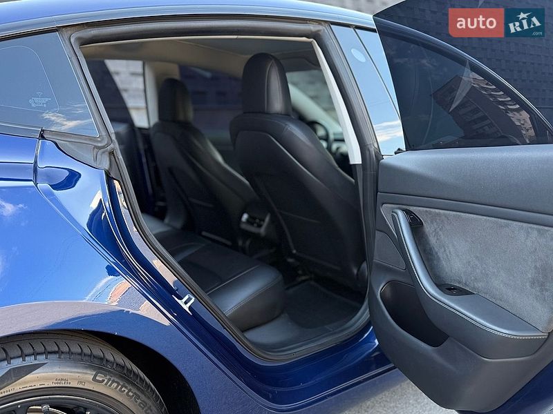 Седан Tesla Model 3 2019 в Запоріжжі