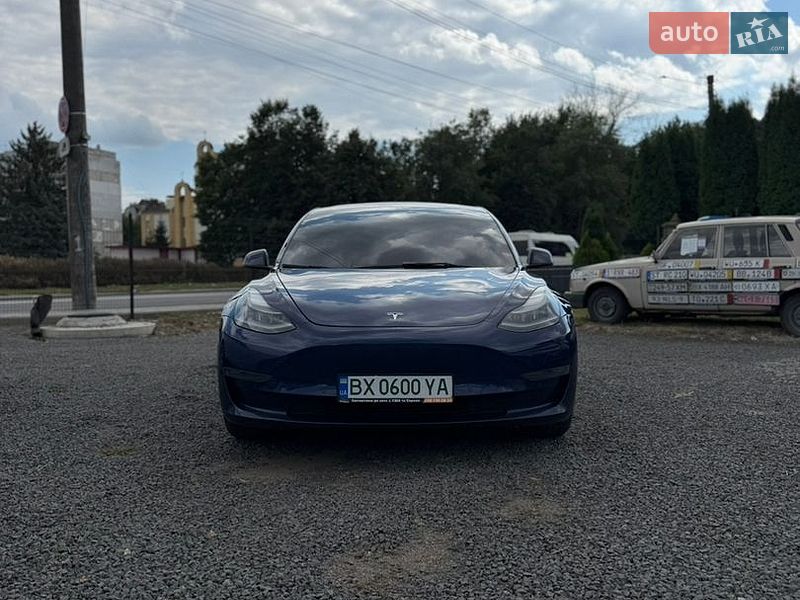 Tesla Model 3 2022