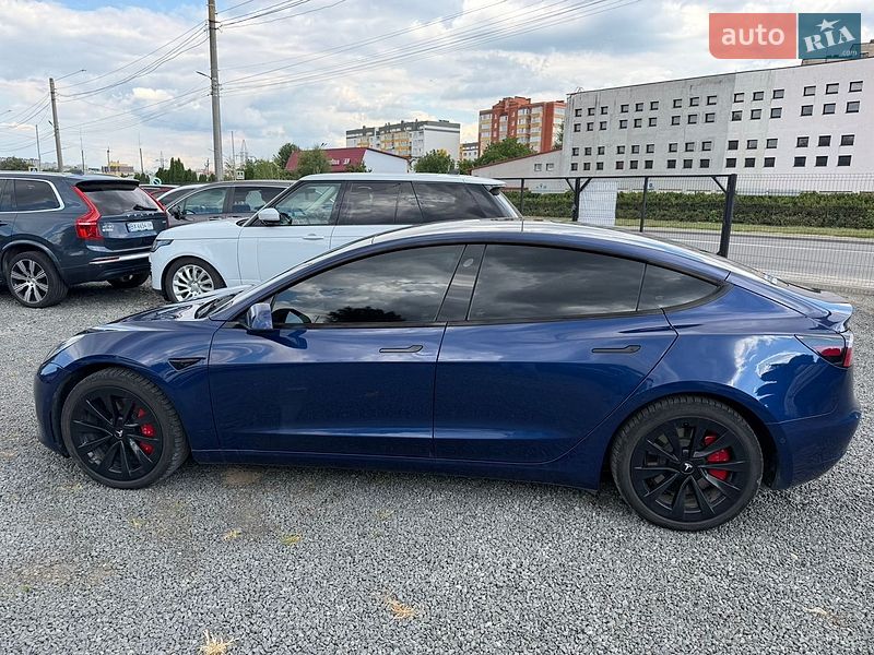 Седан Tesla Model 3 2022 в Хмельницком