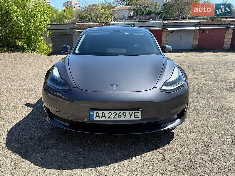 Седан Tesla Model 3 2022 в Києві
