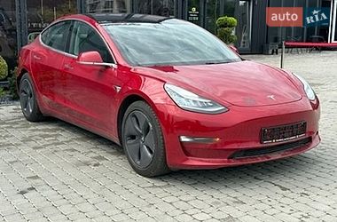 Седан Tesla Model 3 2018 в Львові