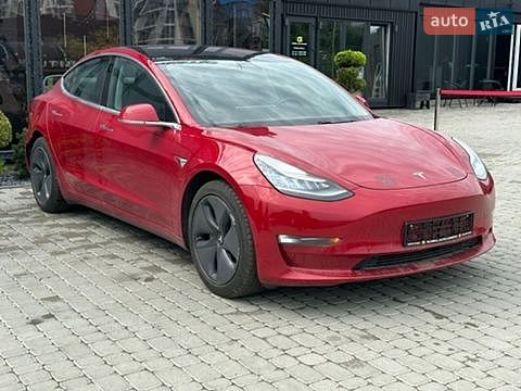 Седан Tesla Model 3 2018 в Львові