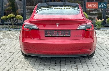 Седан Tesla Model 3 2018 в Львові