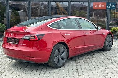 Седан Tesla Model 3 2018 в Львові